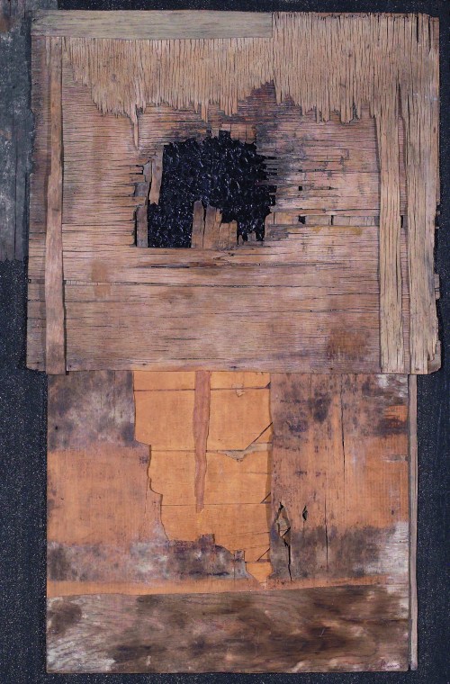"Konkrety zniszczone" 1959 technika mieszana, drewno, 120x80 cm w zbiorach Muzeum Narodowego we Wrocławiu fot. pracownia fotograficzna